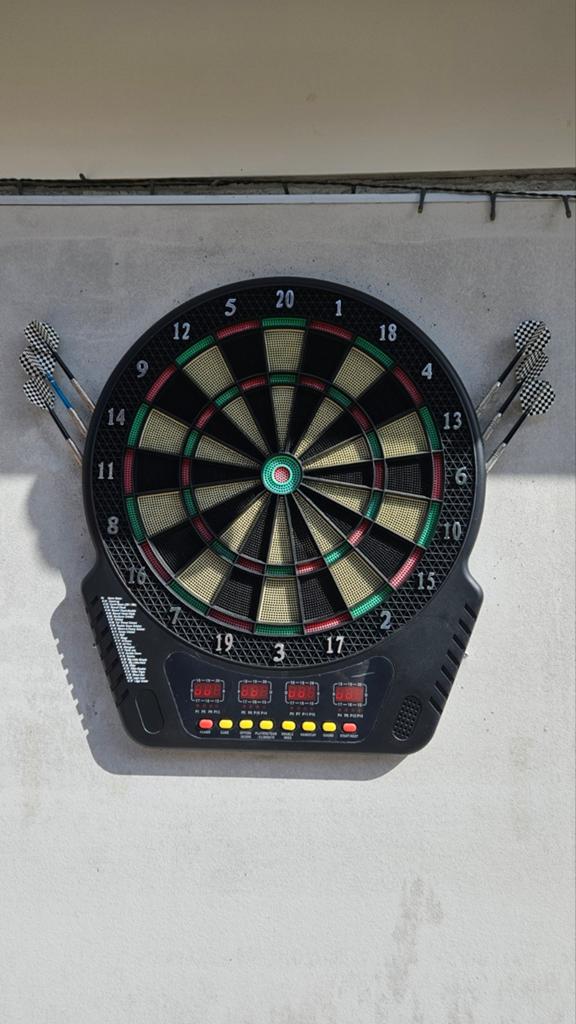 Dartbord elektronisch te koop, Ophalen, Zo goed als nieuw, Dartbord, Elektronisch