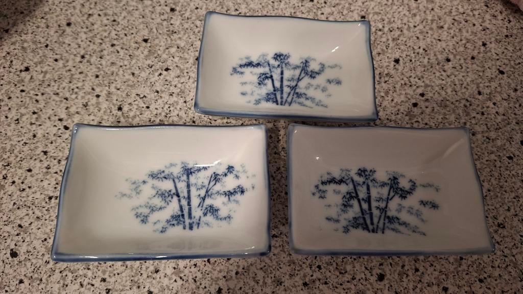 Set van 3 Japanse schaaltjes met bamboe decoratie, Keramiek, Ophalen of Verzenden, Overige stijlen, Schaal of Schalen