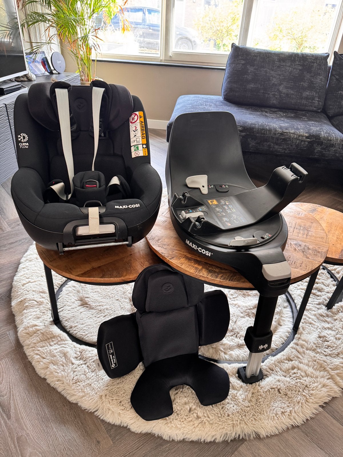 MaxiCosi Pearl 360 Authentic Black + base + stoelverkleiner, Kinderen en Baby's, Autostoeltjes, Ophalen, 0 t/m 18 kg, Zo goed als nieuw