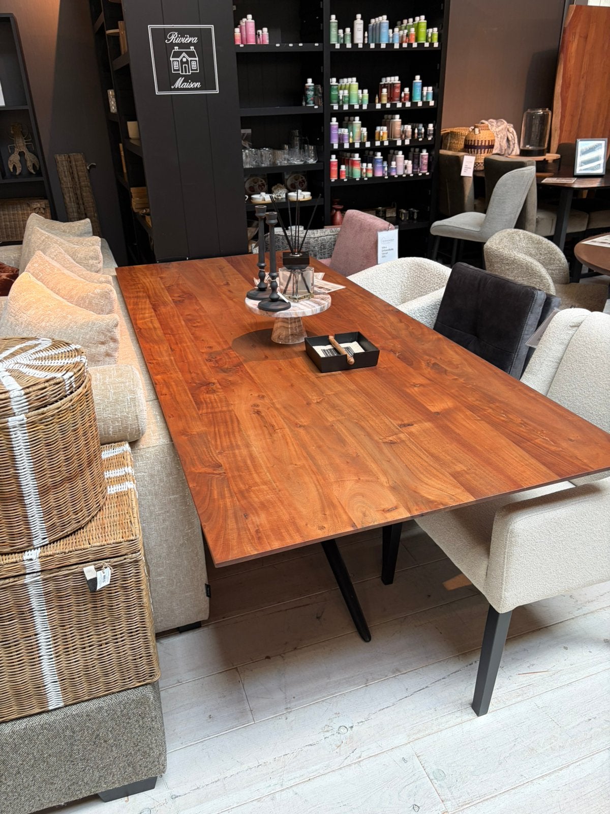 Foto 3 van Massieve Acaciahouten Eettafels – Meerdere  Vormen! €795,-