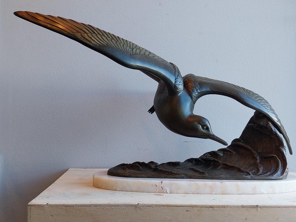 Groot Art Deco beeld Rochard meeuw marmer 90 cm, Antiek en Kunst, Ophalen, Art deco, 50 - 100 cm, Bruin