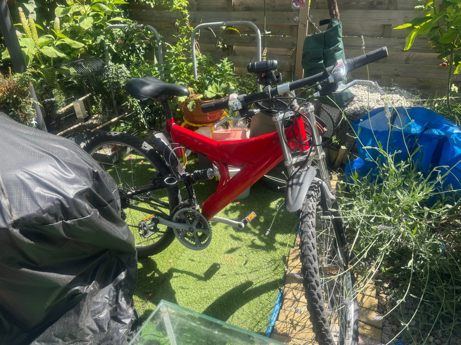 Rode mountainbike met vering - Gebruikt, Gebruikt, 10 tot 15 versnellingen, Velgrem, 53 tot 57 cm