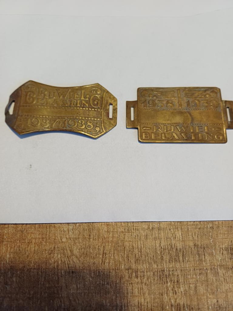 Oude Fietsbelastingplaatjes 1937/1938 en 1938/1939, Ophalen of Verzenden, Gebruikt