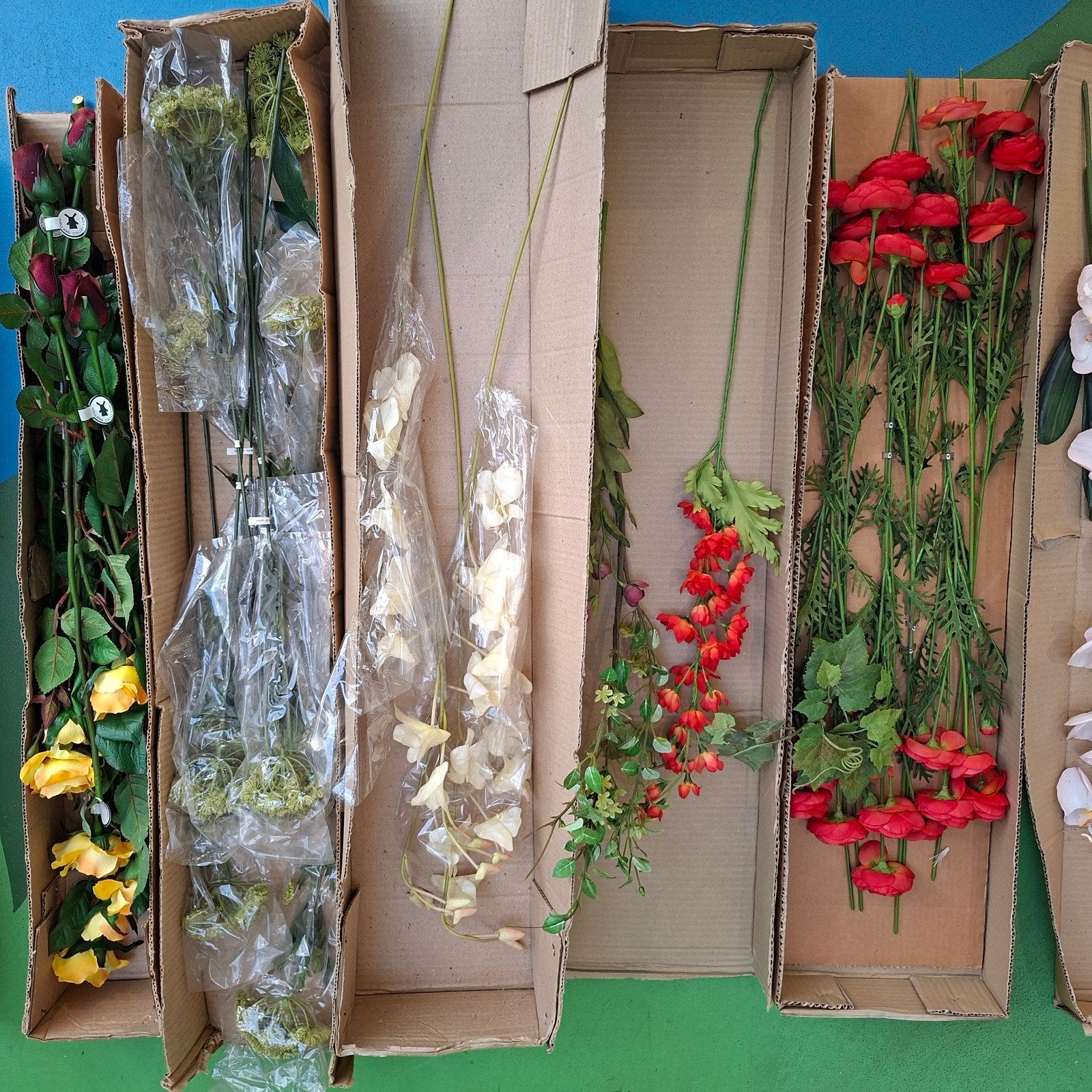 Grote doos met  kunstbloemen en -takken, nieuw, Ophalen, Binnen, Kunstbloem, Nieuw