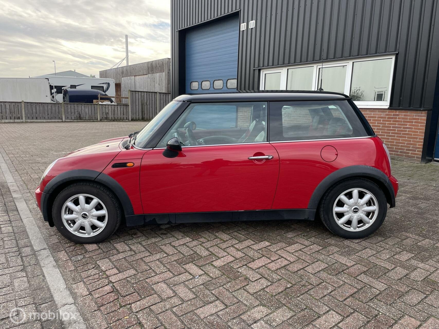 Mini Mini 1.6 Cooper Pepper/AIRCO/CRUISE CONTR/, Voorwielaandrijving, Gebruikt, 4 cilinders, 4 stoelen