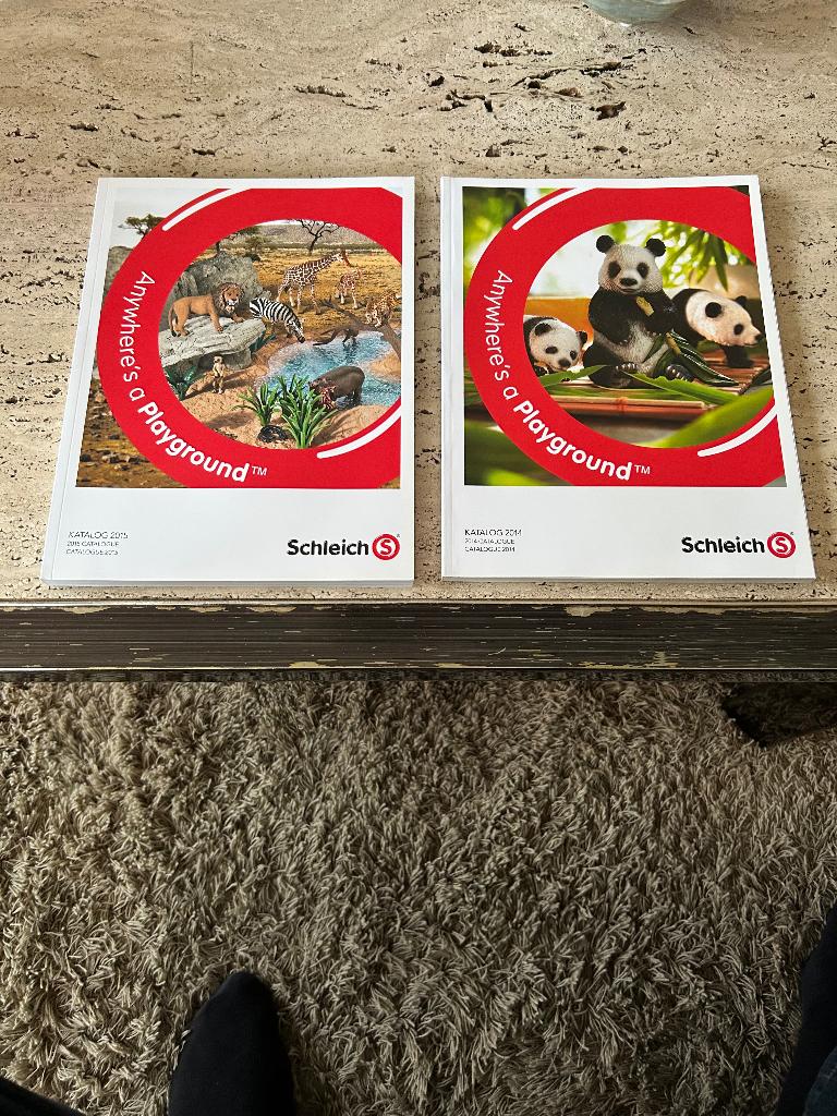 Schleich handelaarskatalogus. 2x.   2014/2015, Ophalen of Verzenden, Nieuw