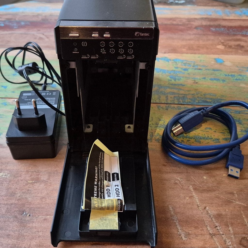 Te Koop Fantec QB-X2US3R Raid Sata  Data Storage, Computers en Software, Zo goed als nieuw, Extern, Overig, MacOS