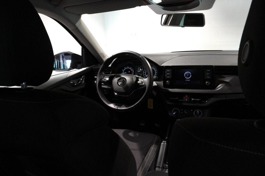 Skoda Kamiq 1.0 TSI Ambition, Auto's, Skoda, Automatische klimaatregeling, Stof, Gebruikt, 620 kg