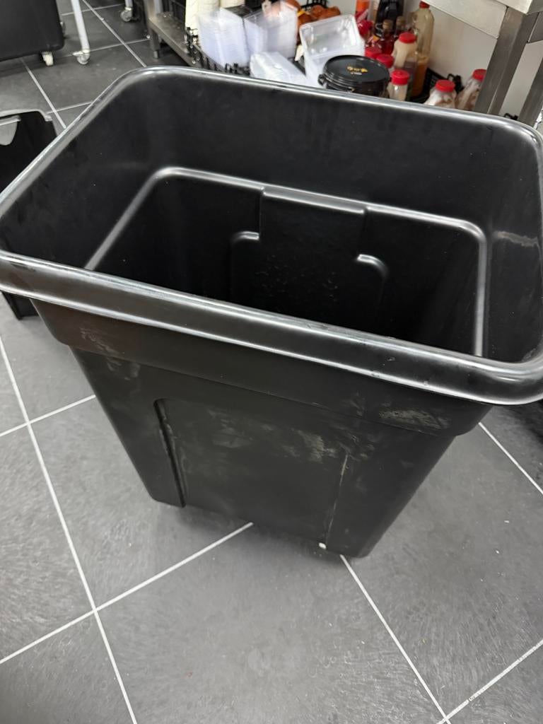 Grote zwarte prullenbak 120 liter - Ideaal voor afval, Kunststof, 40 liter of meer, Ophalen of Verzenden, Zo goed als nieuw