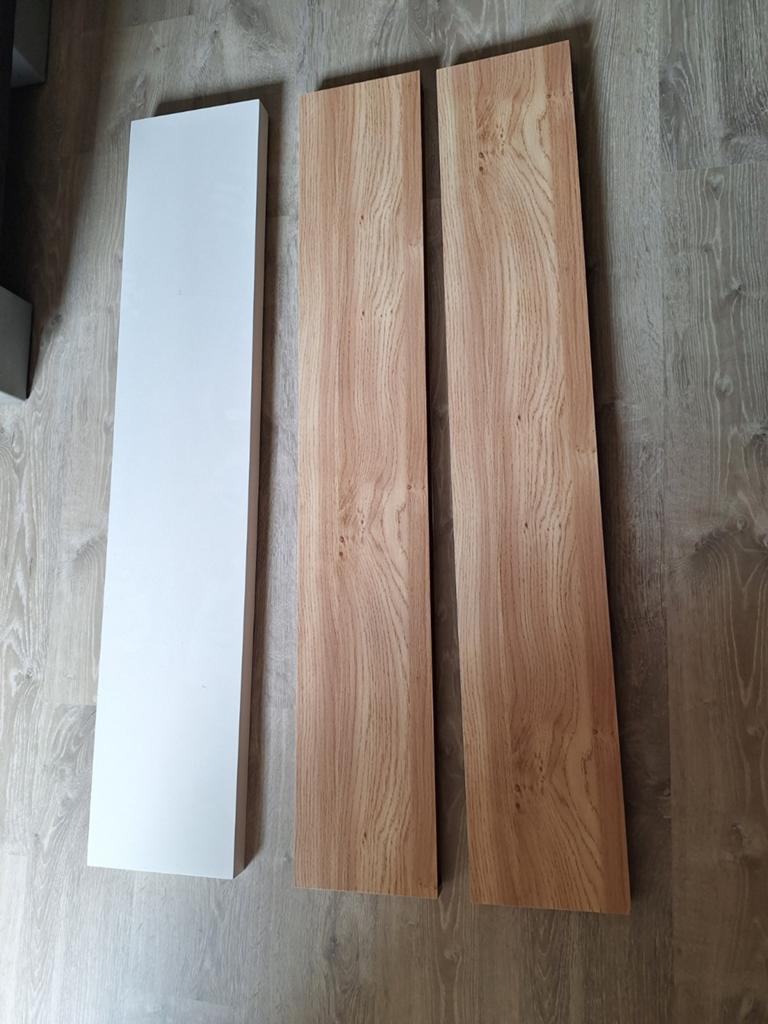 Planken: 1 wit, 2 houtkleurig. Zwevende planken van ikea, Ophalen, Gebruikt
