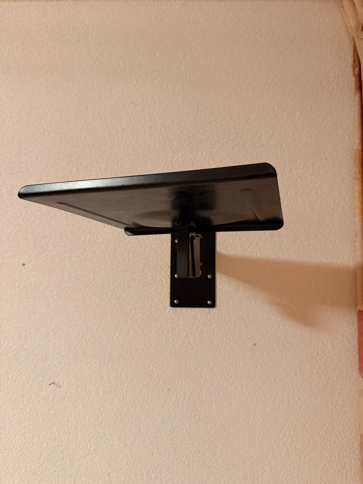 Gratis! Zwarte wandplank voor tv-ontvanger/mediabox, Ophalen, Zo goed als nieuw