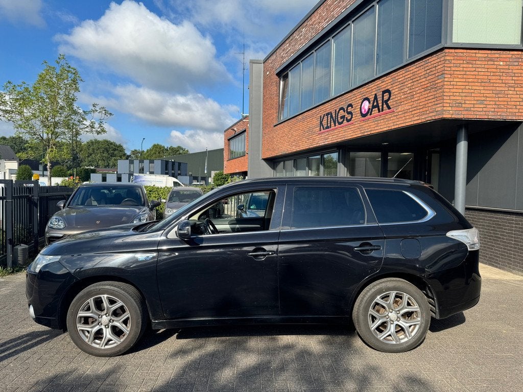 Mitsubishi Outlander 2.0 PHEV Business XENON CAMERA CRUISE T, Auto's, Mitsubishi, 4 cilinders, Zwart, Vierwielaandrijving, Hybride Elektrisch/Benzine