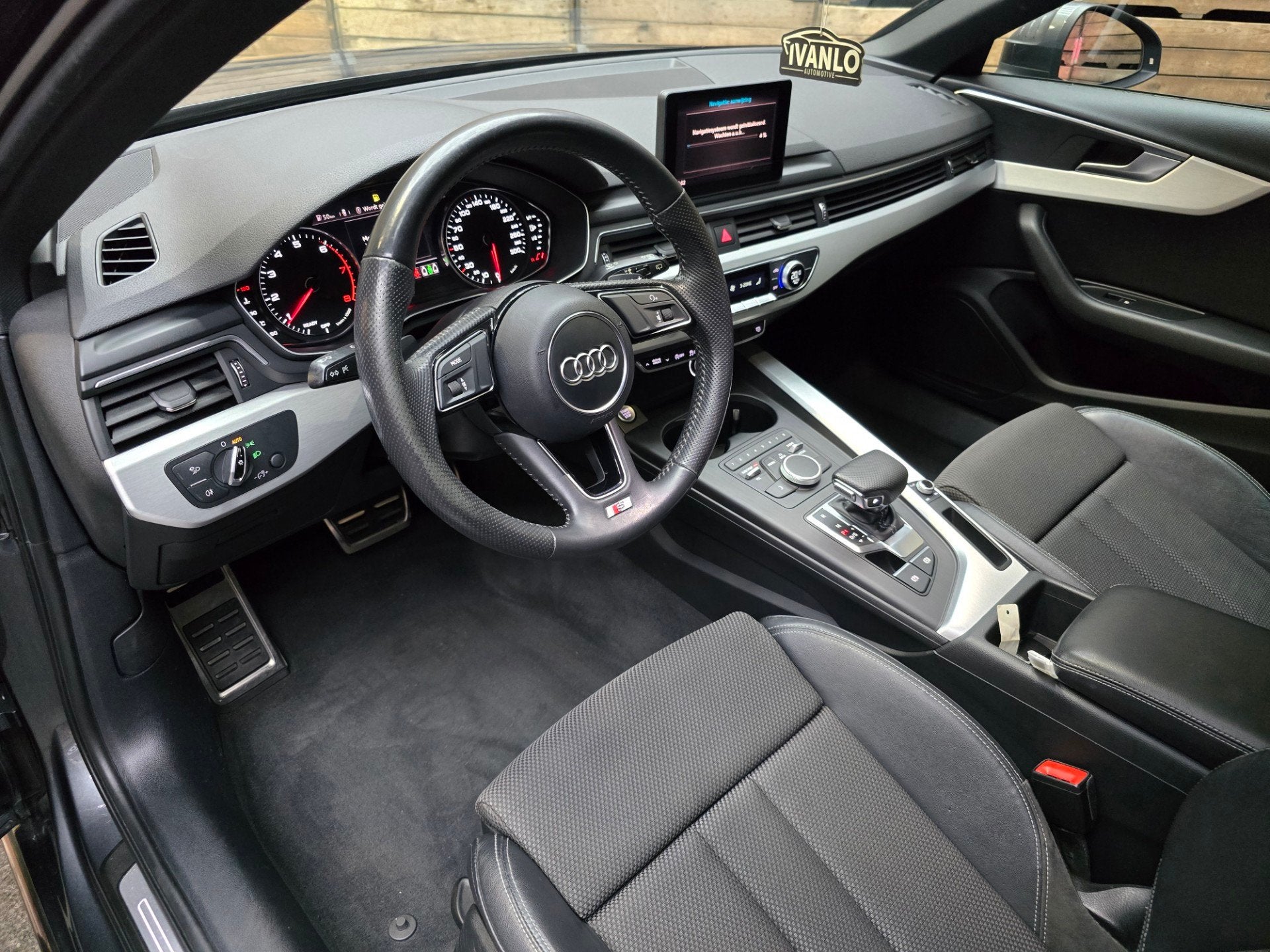 Audi A4 Avant 1.4 TFSI Sport S line edition Navi Clima Camer, Auto's, Dealer onderhouden, Gebruikt, 4 cilinders, 150 pk