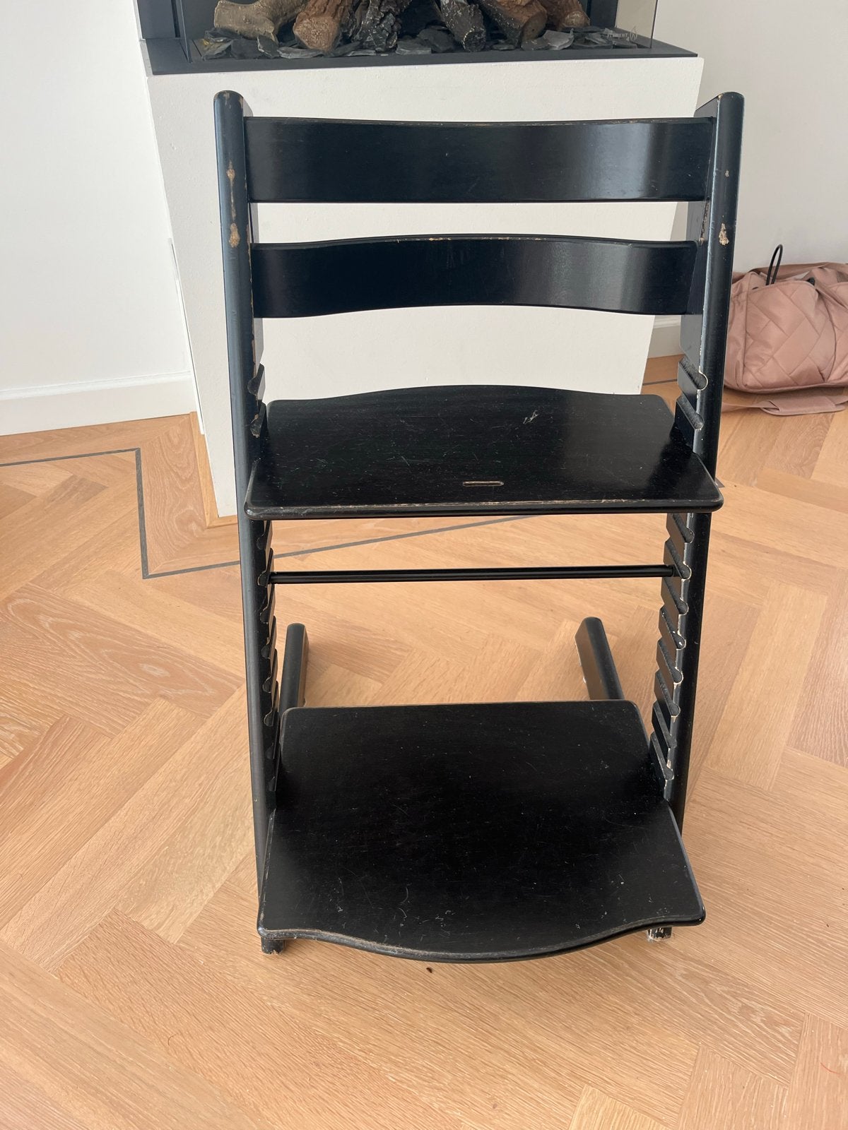 Stokke Tripp Trapp stoel zwart met beugel, Kinderen en Baby's, Ophalen, Gebruikt, Meegroeistoel, Aanschuifbaar