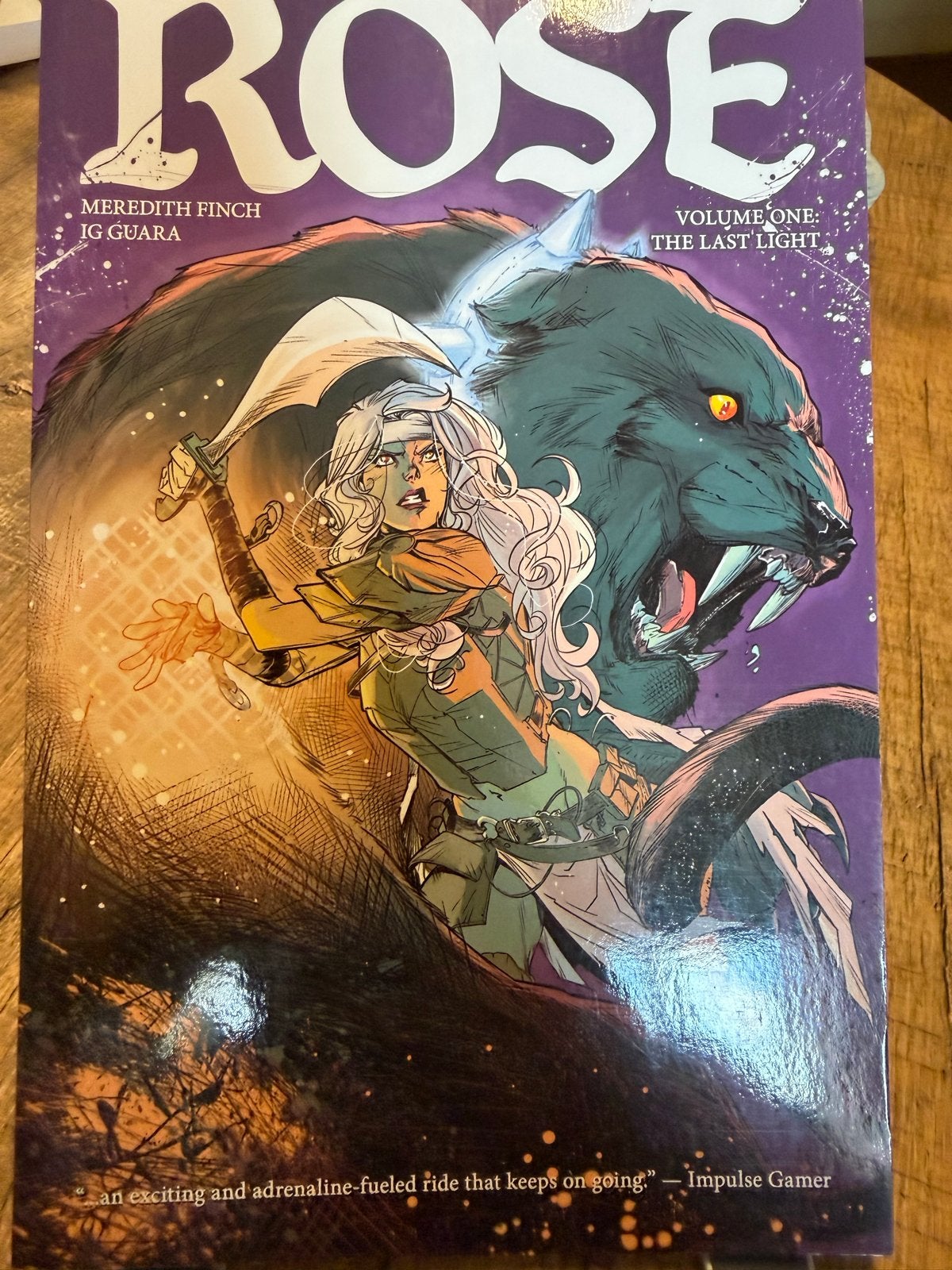 Rose Volume One: The Last Light - Meredith Finch, Boeken, Eén stripboek, Ophalen of Verzenden, Zo goed als nieuw