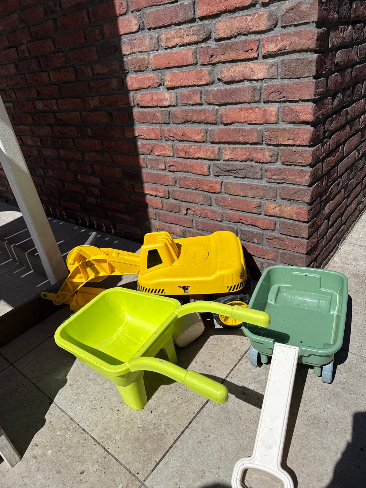 Gratis speelgoed: graafmachine, kruiwagen en karretje, Kinderen en Baby's, Speelgoed | Buiten | Los speelgoed, Ophalen of Verzenden