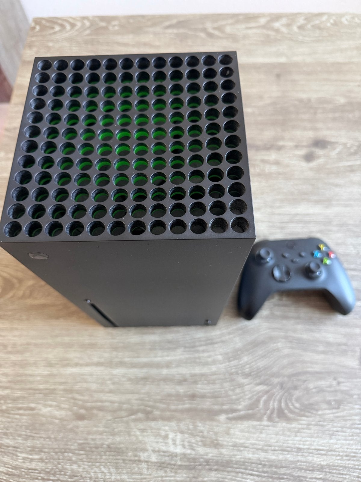Foto 3 van Xbox Series X 1 TB SSD met controller - Zo goed als nieuw
