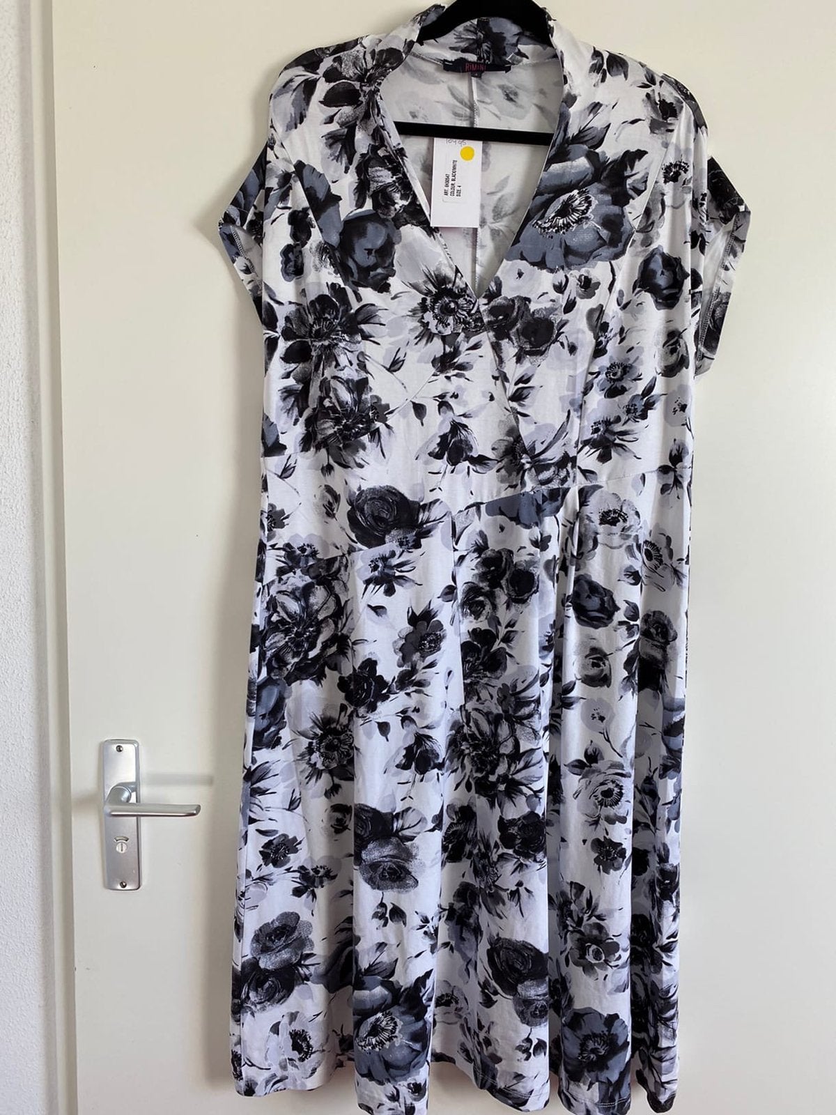 Rimini Zwart-witte bloemenjurk - Maat 4 (M), Kleding | Dames, Maat 38/40 (M), Zwart, Nieuw, Ophalen of Verzenden