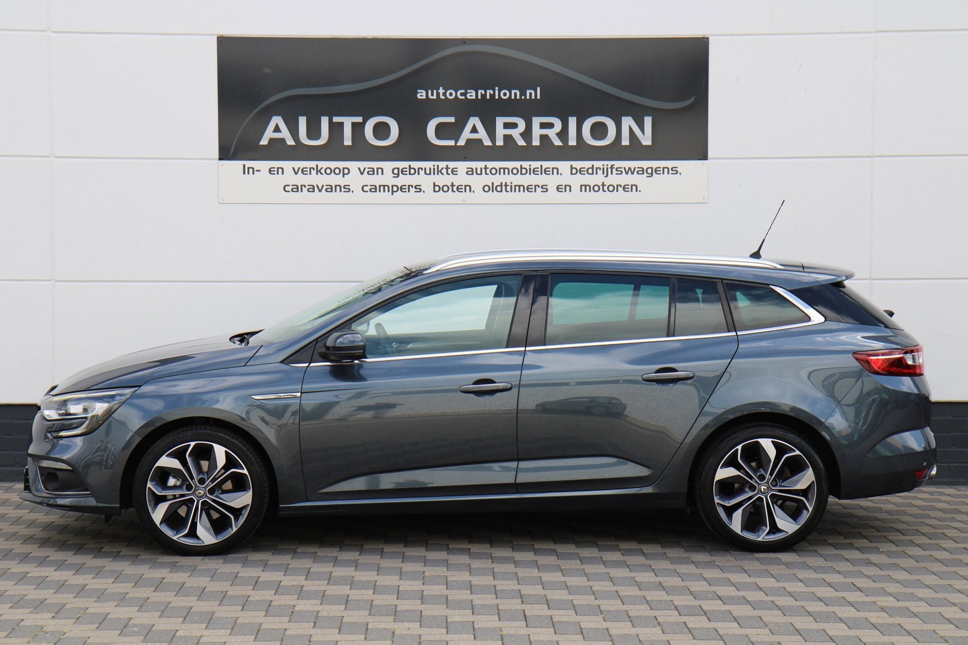 Renault Mégane Estate 1.3 TCe EDC 160PK Bose HUD LED Navi !, Dealer onderhouden, Gebruikt, Zwart, 4 cilinders