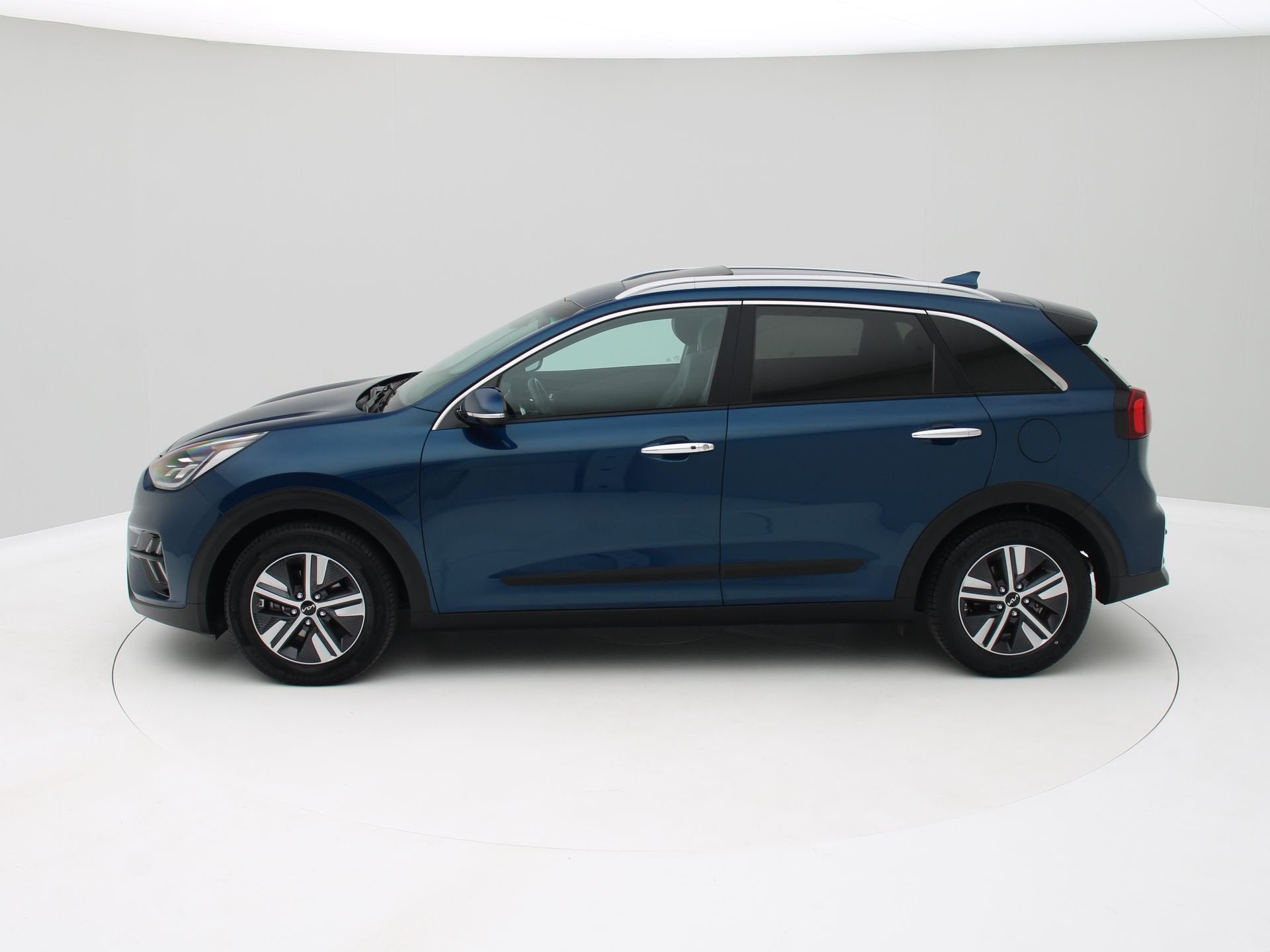 Kia Niro 1.6 GDi Hybrid ExecutiveLine Schuifdak / Leder / Ca, Gebruikt, Euro 6, Blauw, SUV of Terreinwagen