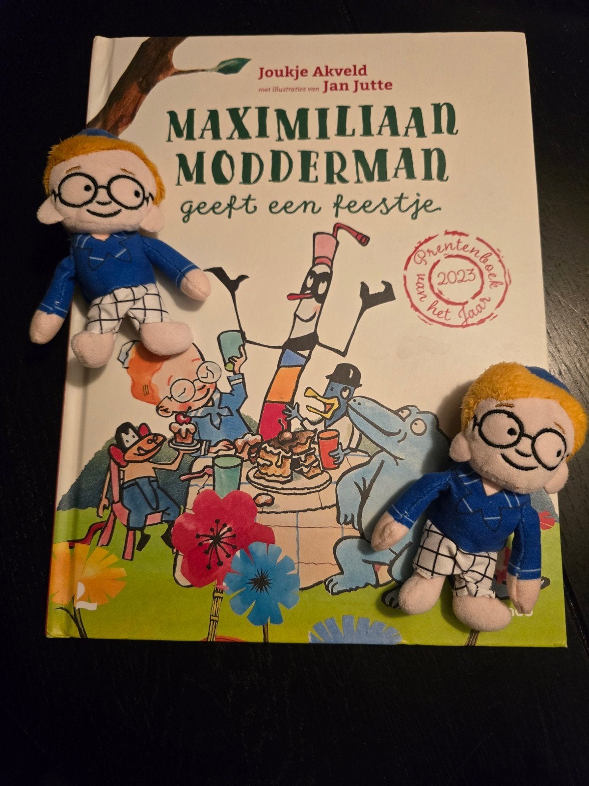Maximiliaan Modderman geeft een feestje - Prentenboek 2023, Fictie algemeen, Ophalen of Verzenden, Zo goed als nieuw, Voorleesboek