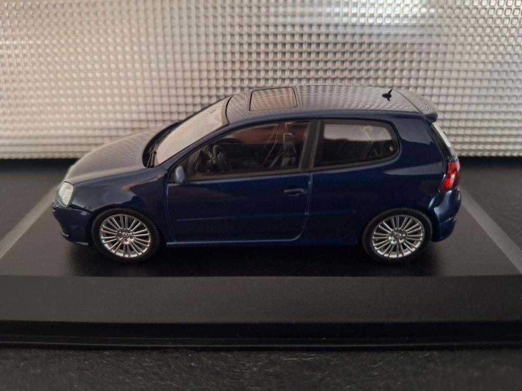 Volkswagen Golf V R32 2005 Schaal 1:43, Hobby en Vrije tijd, Modelauto's | 1:43, Overige merken, Nieuw, Ophalen of Verzenden, Maxichamps