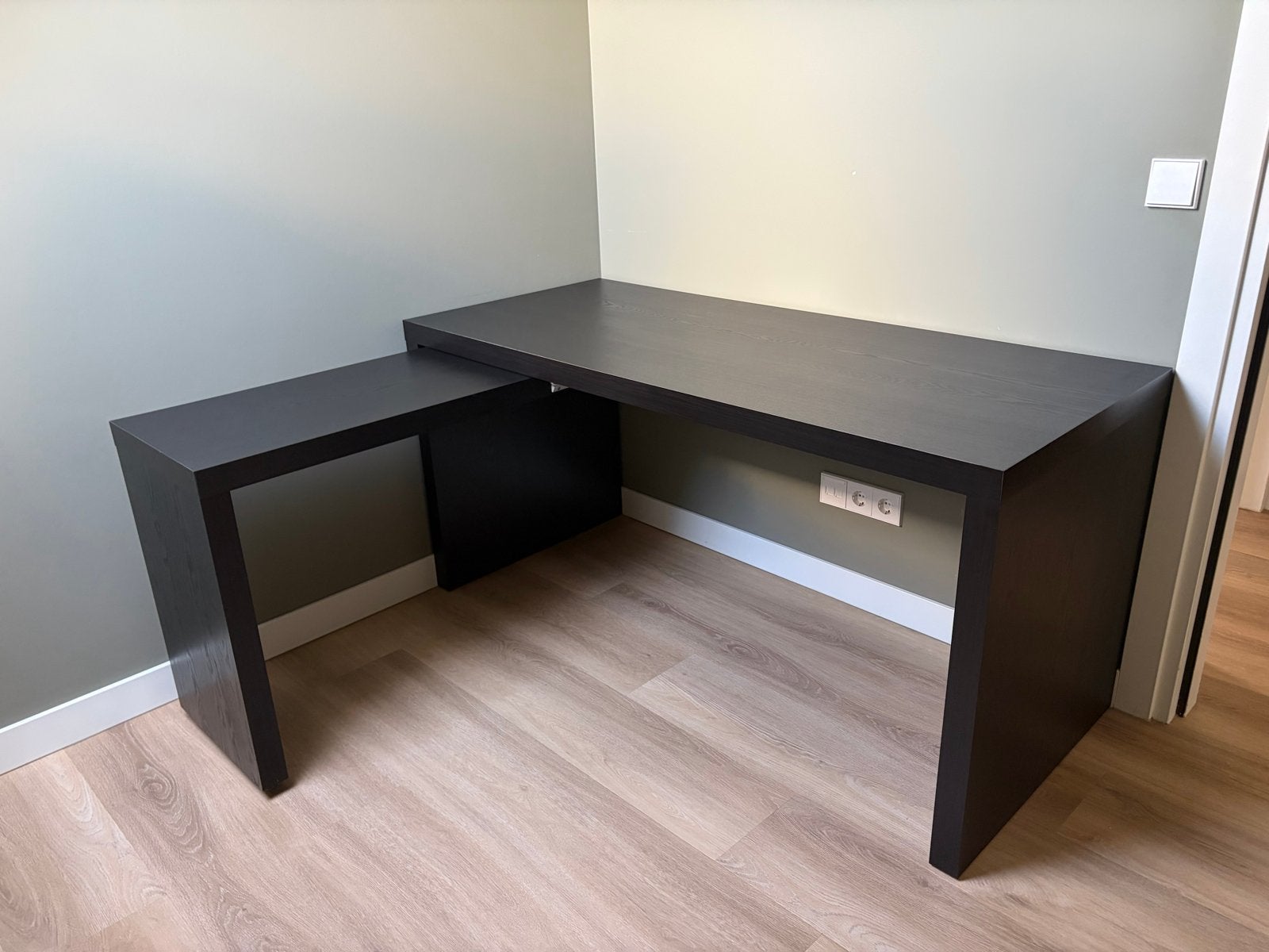 IKEA Malm serie: Bureau, ladekast en boekenkast, Ophalen, Zwart, Met lades, Spaanplaat of MDF