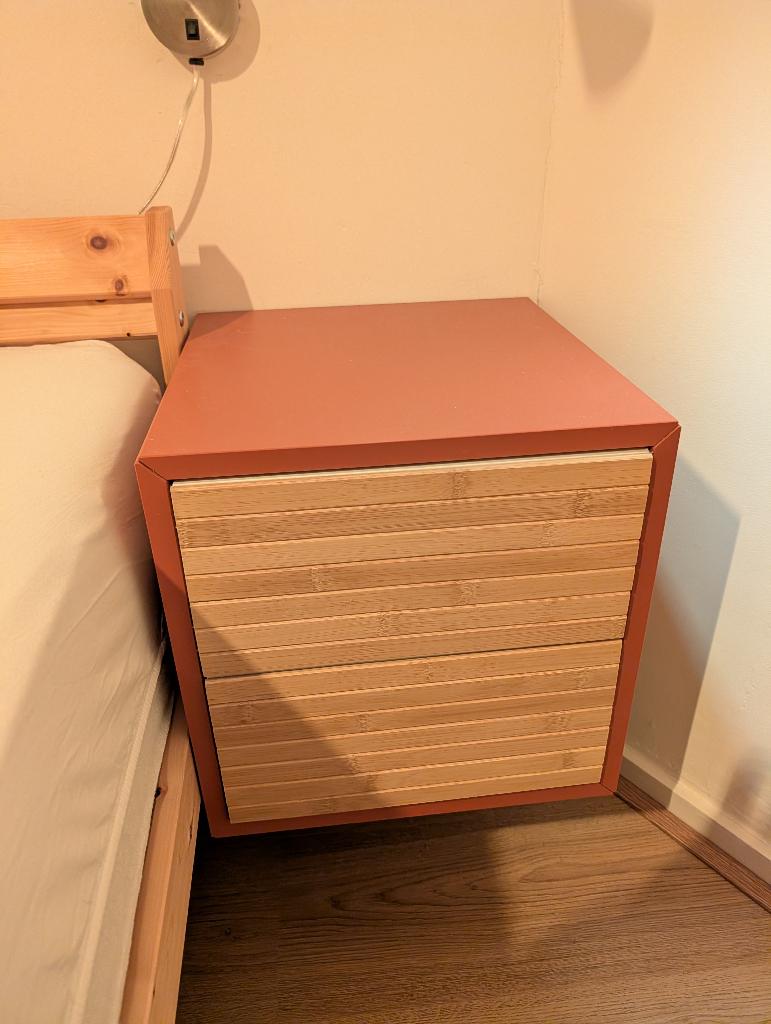 IKEA EKET Nachtkastje 2 stuks met bamboe fronten, Ophalen, Minder dan 45 cm, Zo goed als nieuw, Minder dan 55 cm