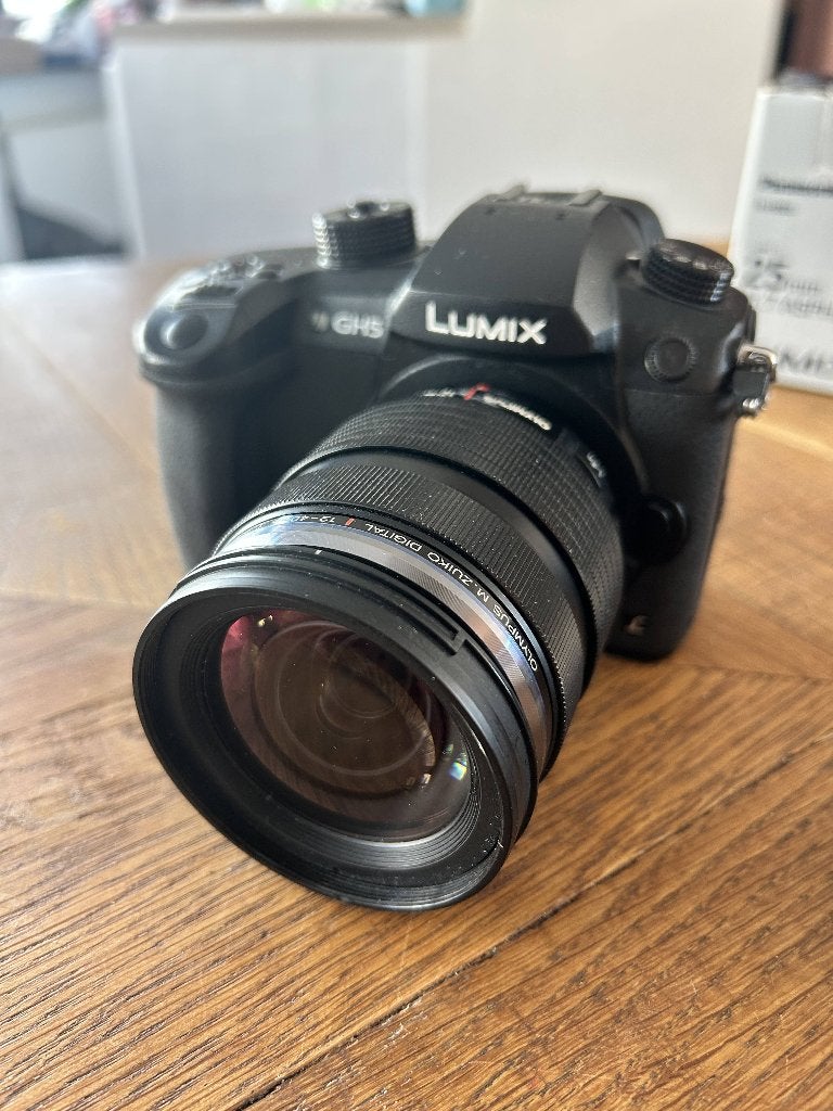 Panasonic Lumix GH5 + Olympus 12-40 F2.8 PRO, Zaguto cage, Gebruikt, Panasonic, Bluetooth, 20 megapixels