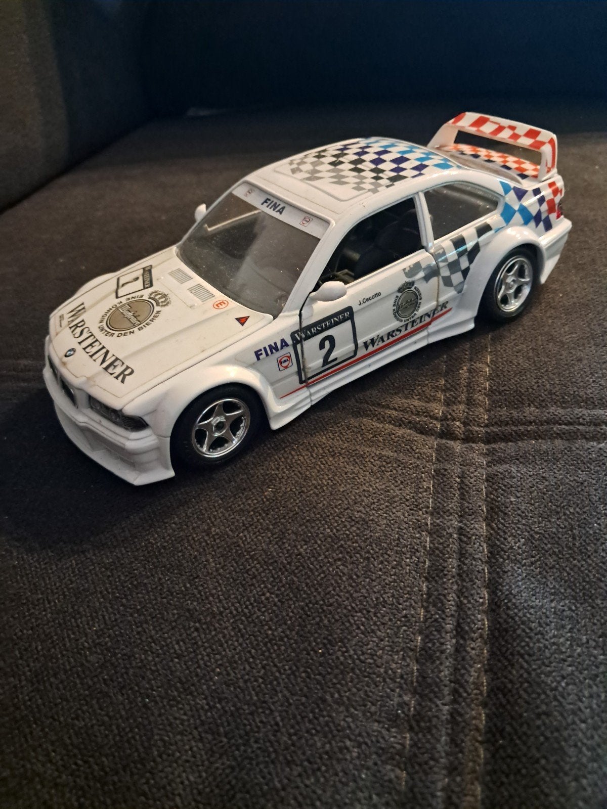Bburago BMW M3 GTR (E36) 1/43, Ophalen of Verzenden