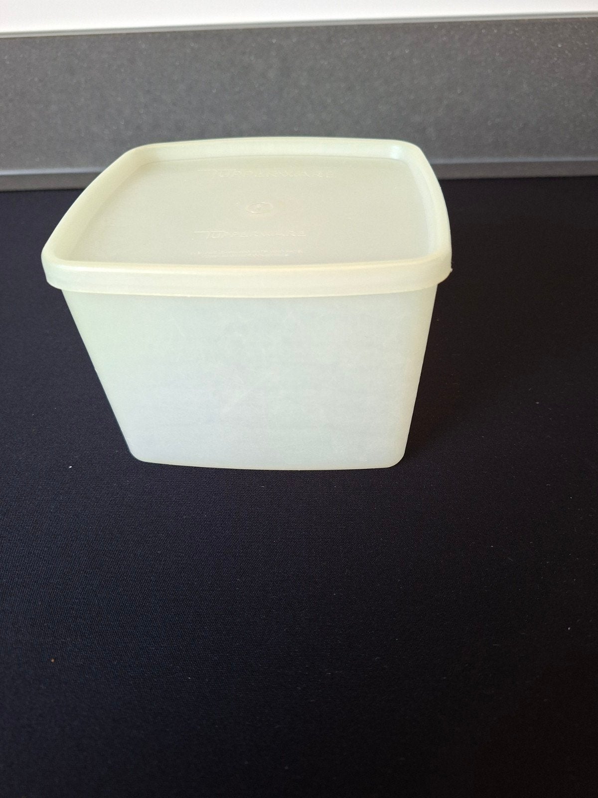 Tupperware Diepvriesdoosje - Transparant, Huis en Inrichting, Gebruikt, Overige kleuren, Bewaardoos, Ophalen of Verzenden