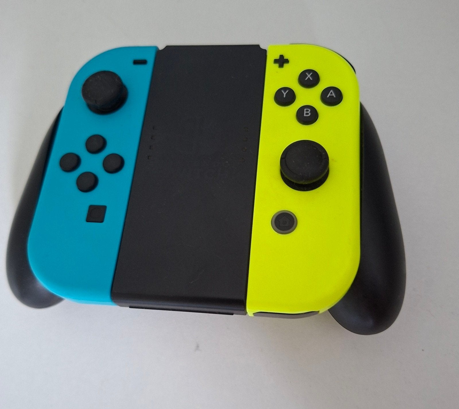 2 Nintendo Switch controllers Joy-Con Grip, Ophalen of Verzenden, Gebruikt, Met 2 controllers, Switch Original