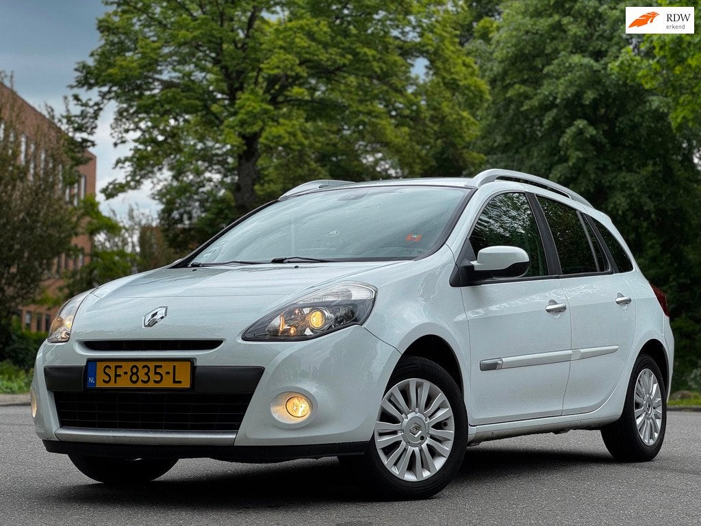 Renault Clio Estate 1.2 TCE Corporate|NAVI|PSENSOR|HALFLEDER, Gebruikt, 4 cilinders, 1095 kg, Handgeschakeld