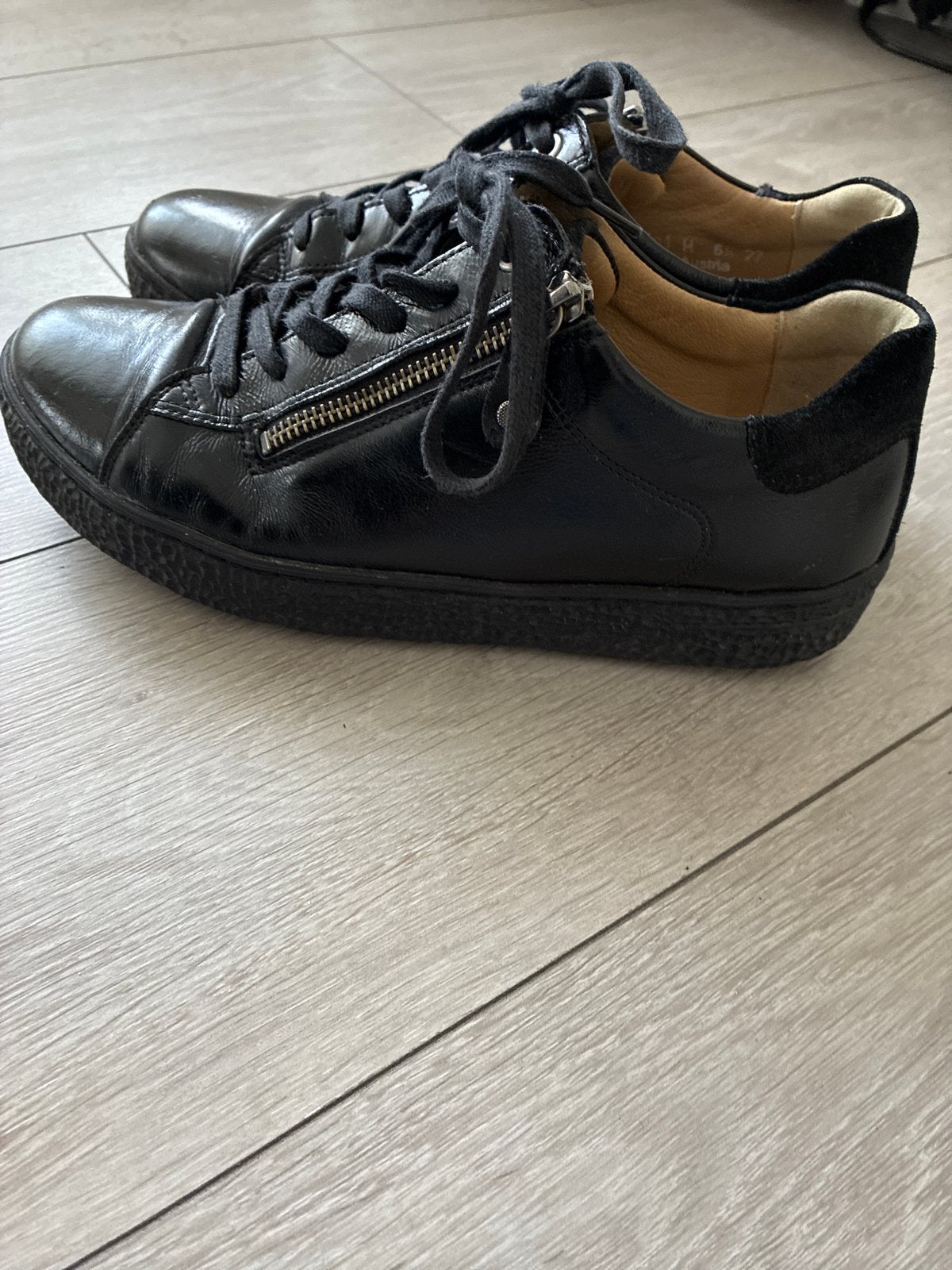Hartjes sneakers dames zwart maat 6,5, Ophalen of Verzenden, Gedragen, Zwart, Sneakers of Gympen