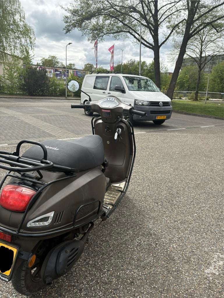 Zo goed als nieuwe AGM vx50 4t scooter - Bruin/brons, Ophalen, Zo goed als nieuw, Overige typen, Overige merken