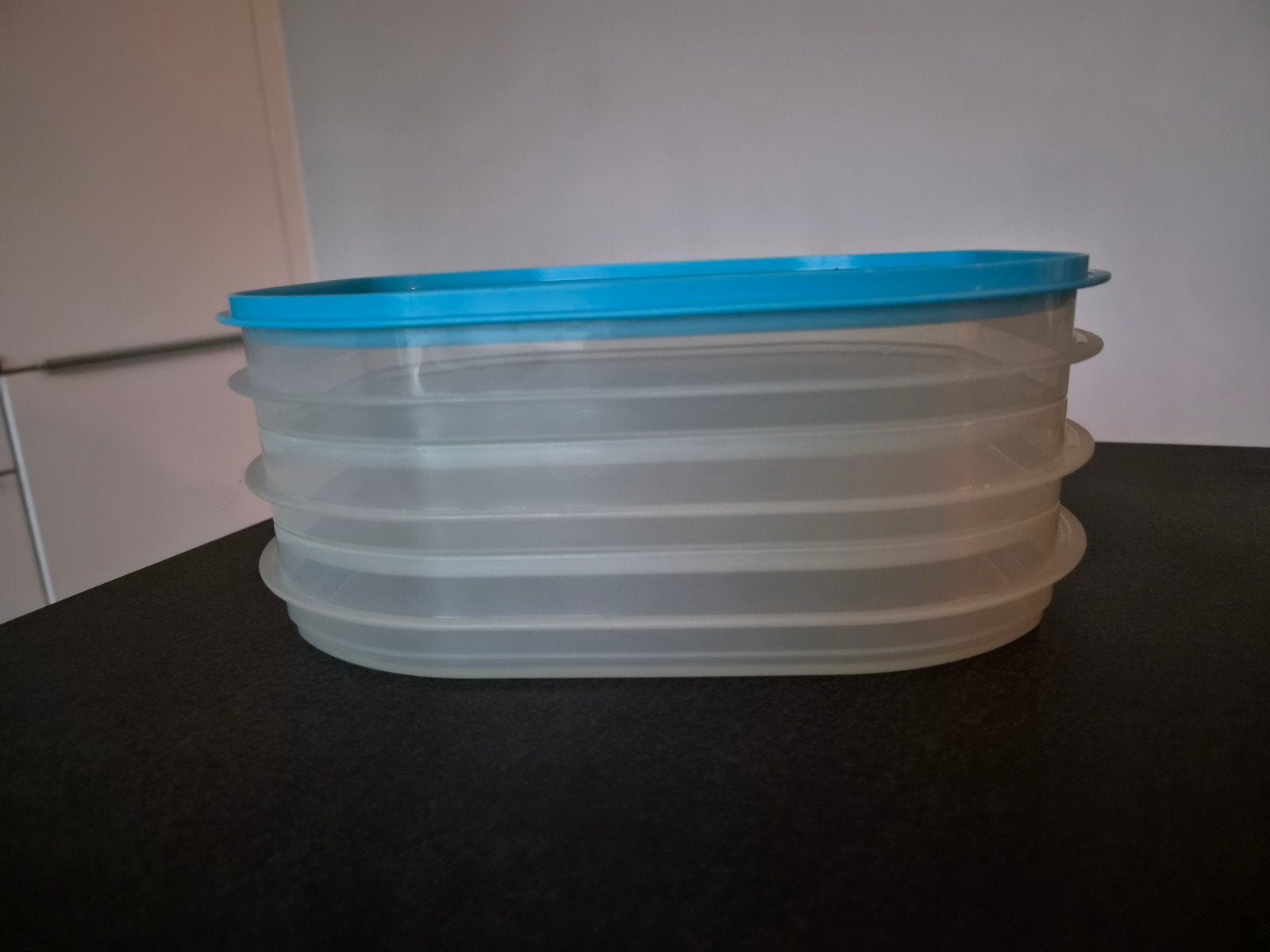 Tupperware bewaardoos met blauw deksel, Ophalen of Verzenden, Gebruikt, Blauw, Bewaardoos