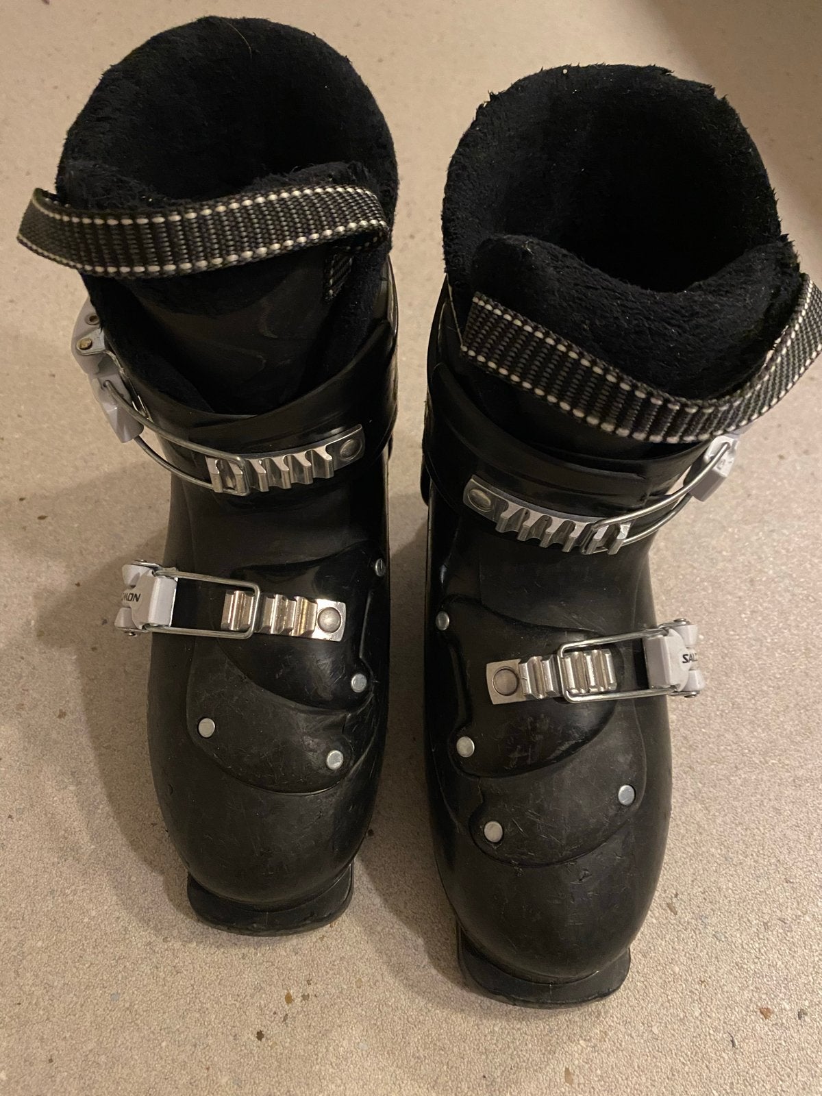 Nette Salomon skischoenen - Maat 33 (21/21,5-259 mm), Ophalen, Gebruikt, Schoenen, Salomon