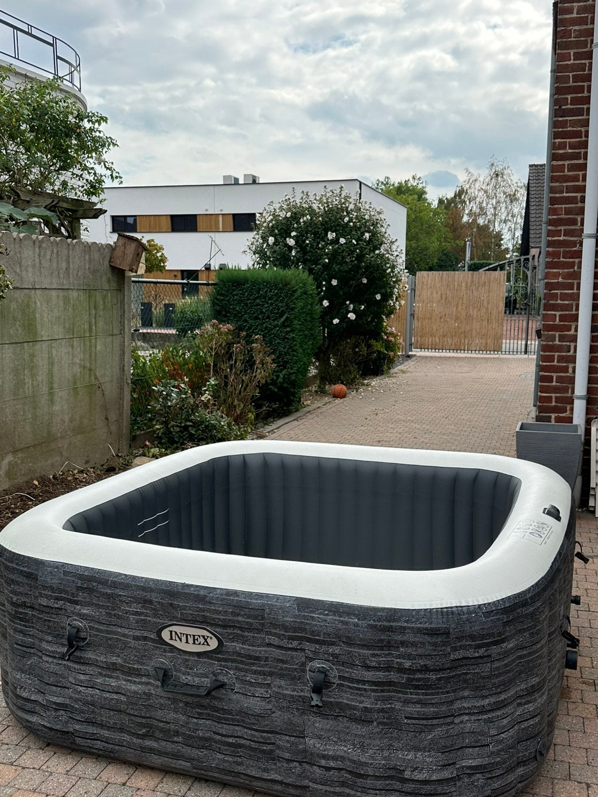 Intex jacuzzi, Ophalen, Zo goed als nieuw