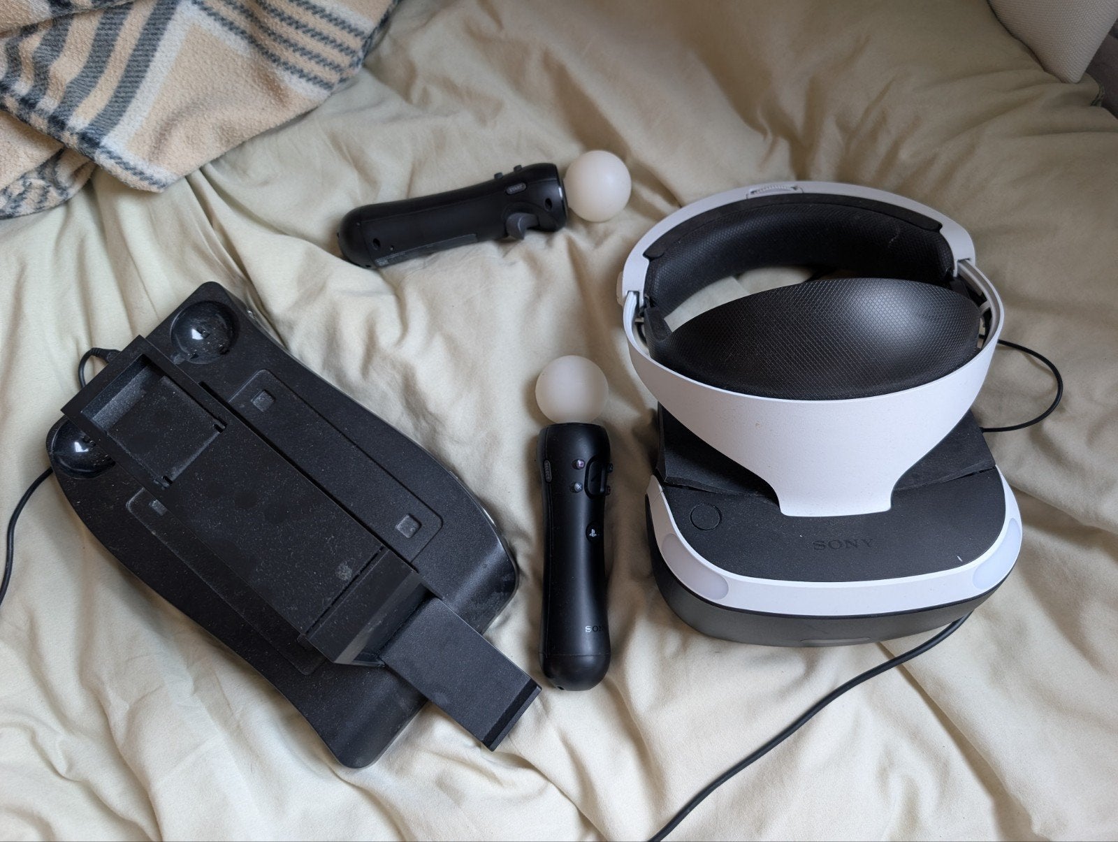 Sony PlayStation VR-bril V2 met Move controllers + standaard, Ophalen of Verzenden, Gebruikt, VR-bril, Sony PlayStation