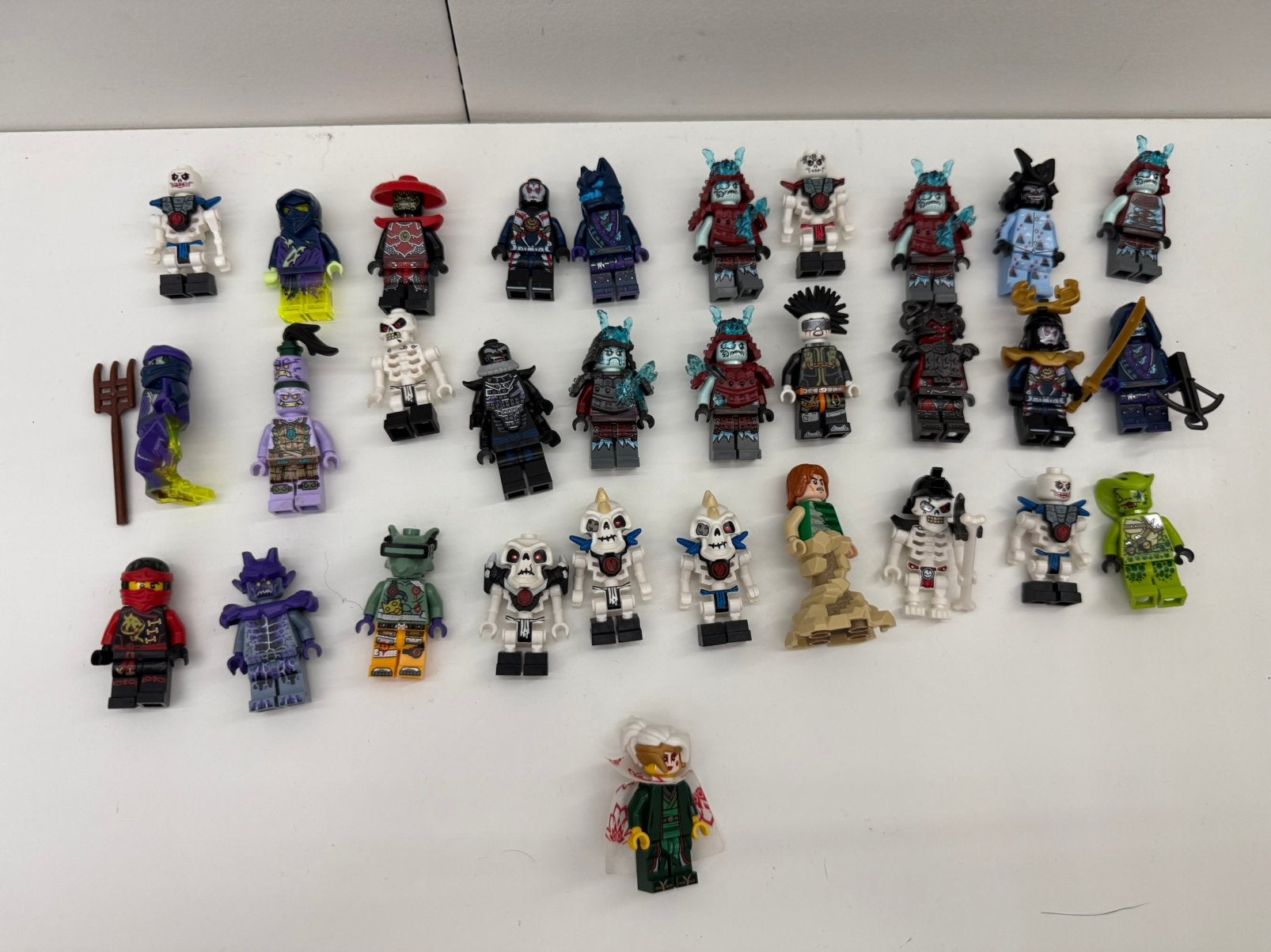 Lego poppetjes/minifiguren ninjago 31 stuks verschillende, Ophalen of Verzenden, Zo goed als nieuw
