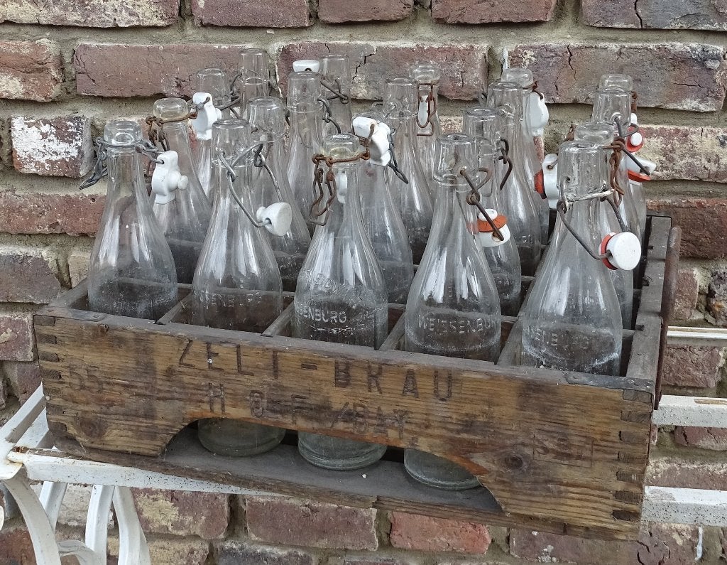 oude houten bierkrat met flessen krat kist, Ophalen