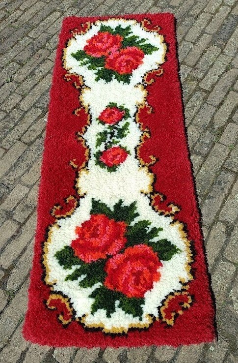 Origineel vintage smyrna loper tafelkleed rode roos 125x35, Minder dan 50 cm, Gebruikt, 100 tot 150 cm, Ophalen of Verzenden