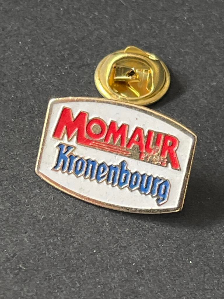 Vintage Momaur Kronenbourg Bier Pin Badge, Gebruikt, Gebruiksvoorwerp, Ophalen of Verzenden, Kronenbourg