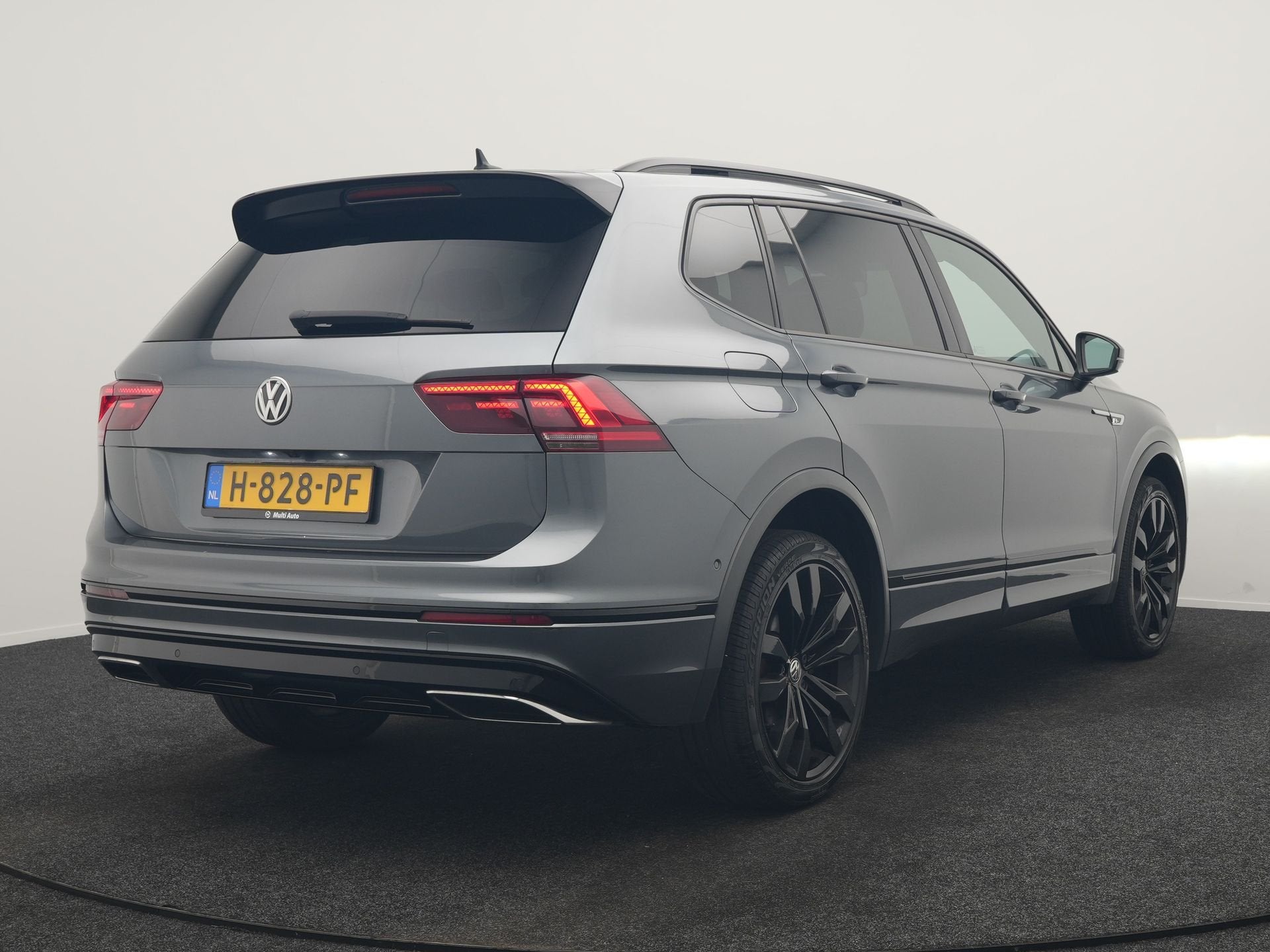 Volkswagen Tiguan Allspace 1.5 TSI Highline DSG R-Line 7 Per, Auto's, 150 pk, Bedrijf, 93 €/maand, SUV of Terreinwagen