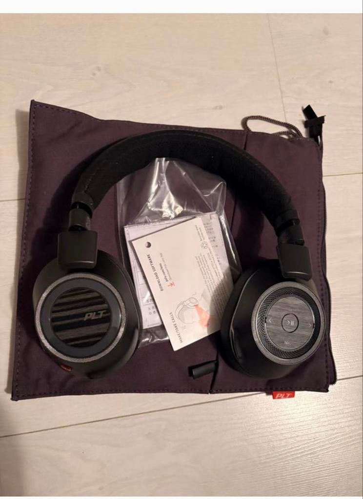 Nieuwe Poly Voyager 8200 UC - Noise Cancelling Headset, Computers en Software, Headsets, Ophalen, Zo goed als nieuw