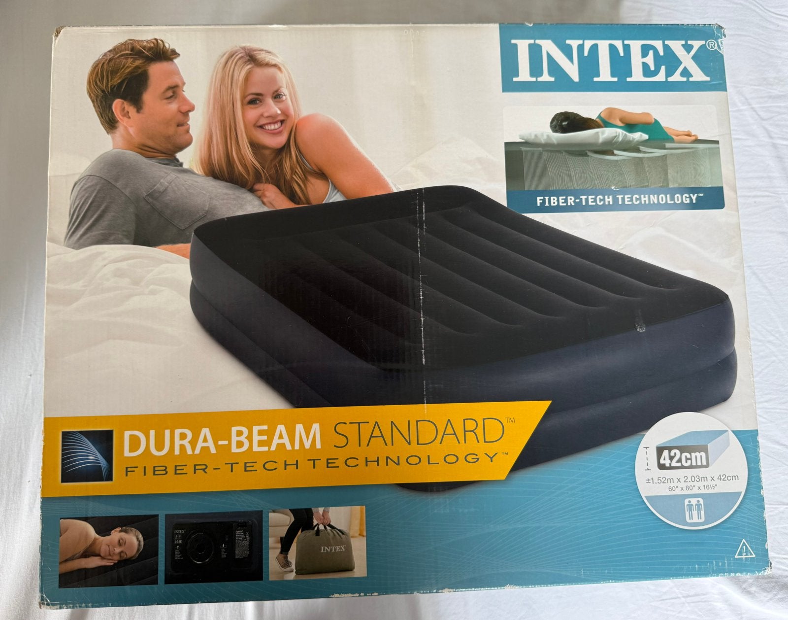 Intex 2 persoons luchtbed met ingebouwde elektrische pomp., Ophalen, Zo goed als nieuw