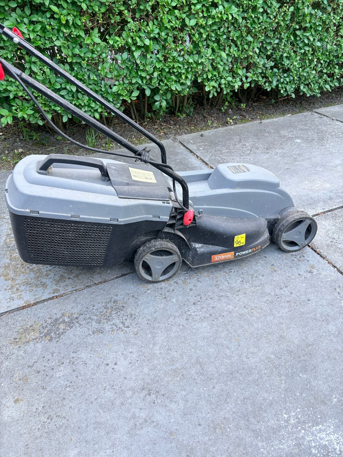 PowerPlus Elektrische Grasmaaier 320mm, Tuin en Terras, Grasmaaiers, Ophalen, Cirkelmaaier, Gebruikt, Elektrische grasmaaier