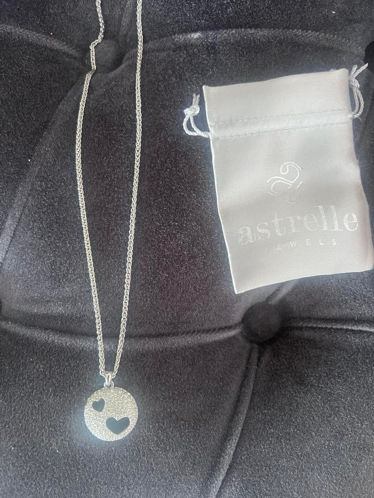Zilverkleurige astrelle ketting harten met swarovski stenen, Ophalen of Verzenden, Zo goed als nieuw, Zilver, Overige materialen