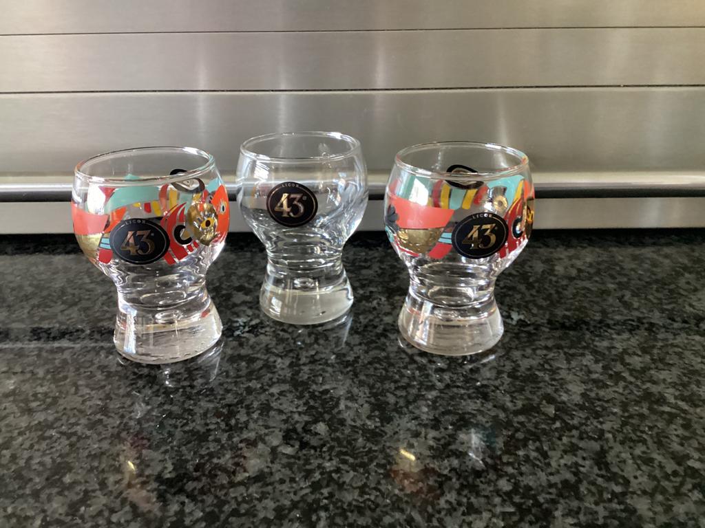 Licor 43 glazen en borrels, Verzamelen, Glas en Borrelglaasjes, Ophalen of Verzenden, Zo goed als nieuw, Borrel- of Shotglas