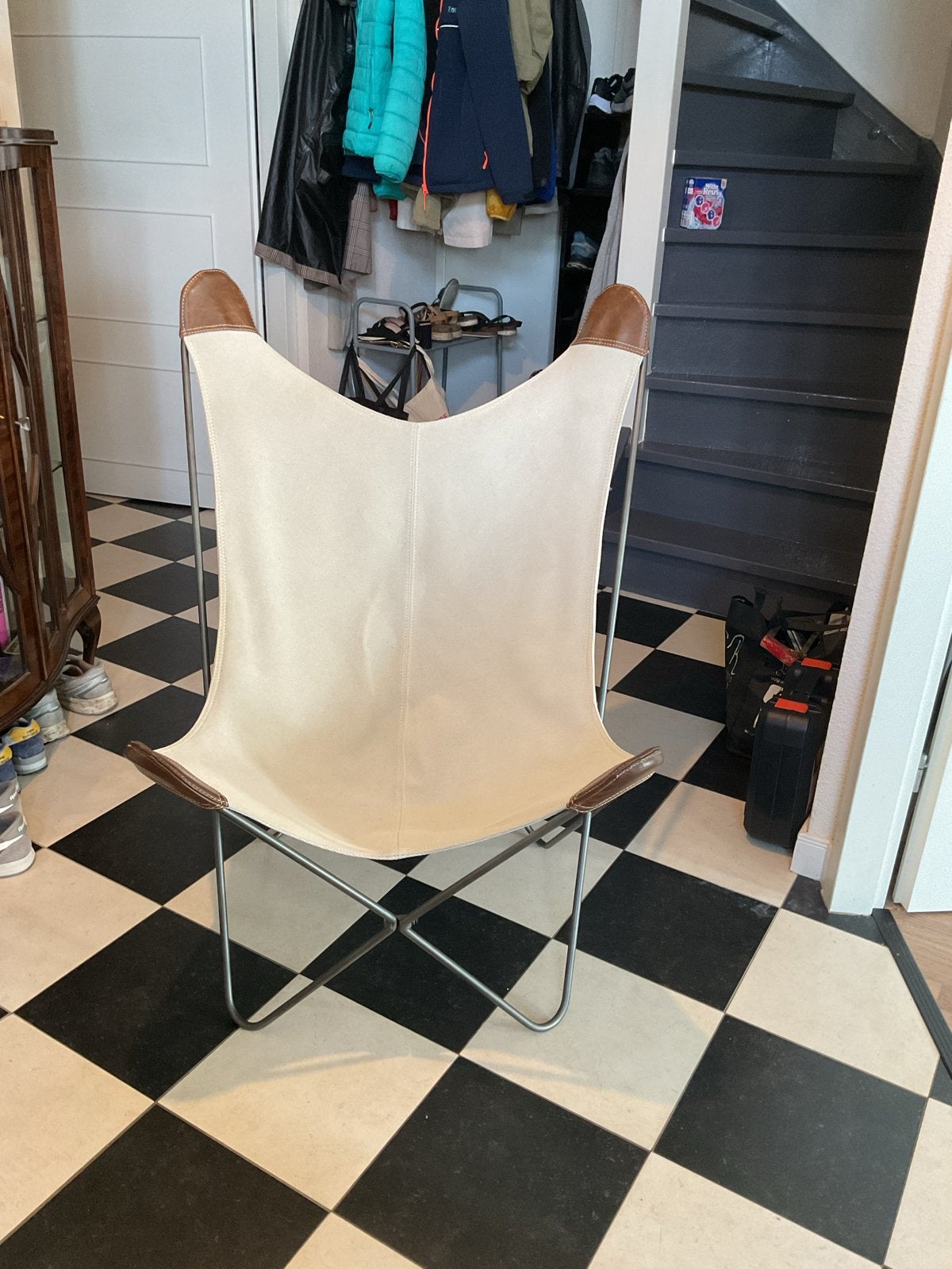 Vlinderstoel met canvas zitting en leren accenten, Huis en Inrichting, Ophalen, Gebruikt, Leer, 75 tot 100 cm